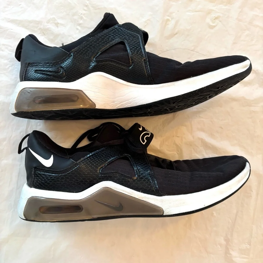 NWOT Nike Air Max Bella TR 4 Running Sneakers Shoes black SZ 10